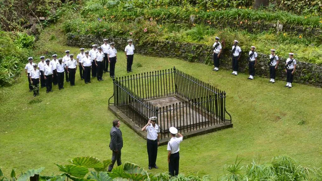 Cérémonie autour de la tombe de Napoléon