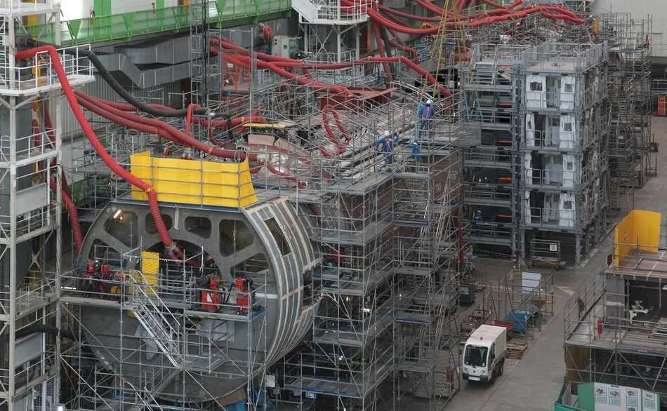 Le Suffren en cours de construction à Cherbourg