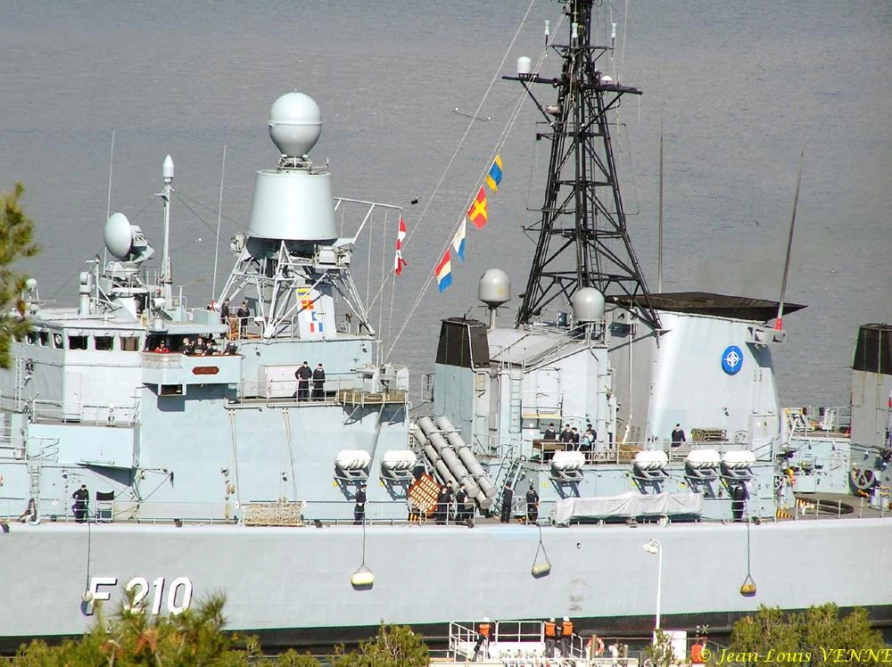 La frégate allemande Emden à Toulon