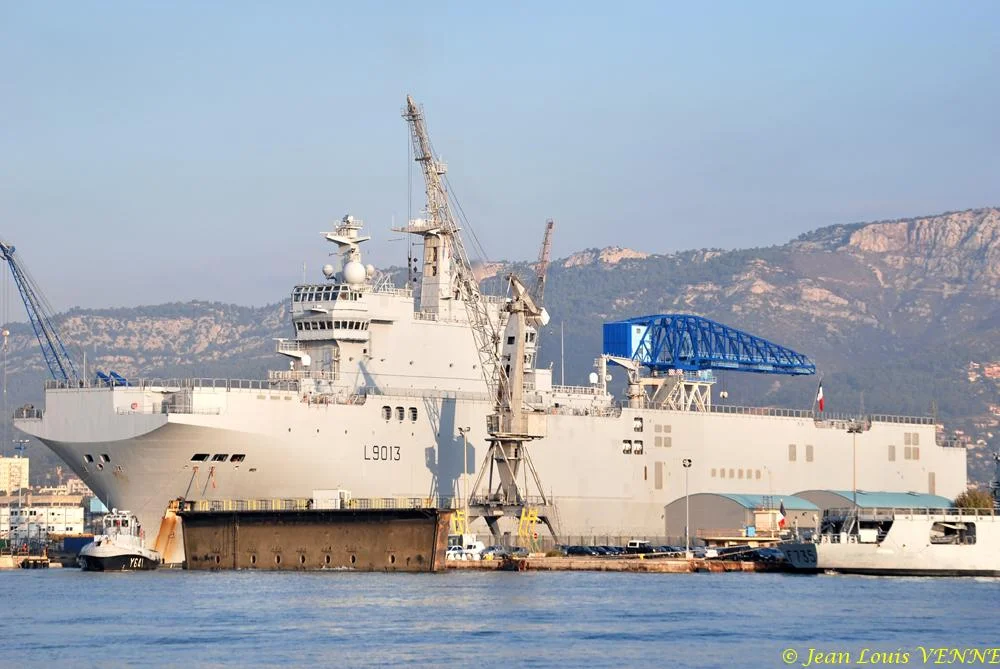 Le Mistral entre au bassin