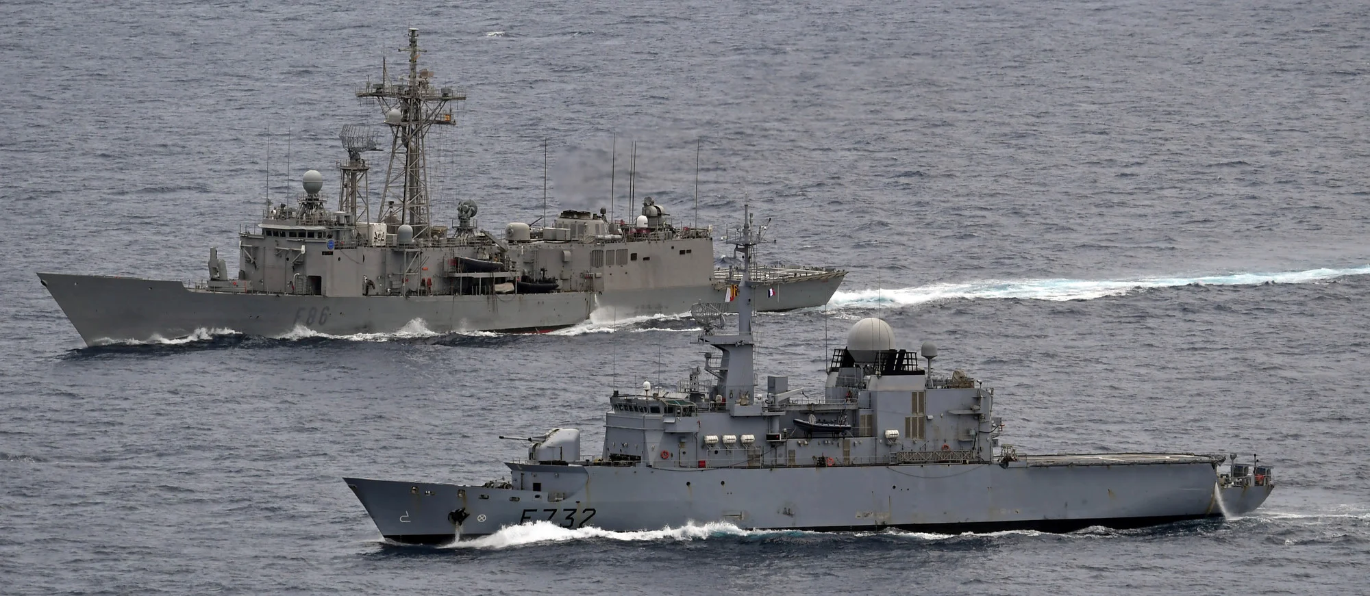 La frégate Nivôse et la frégate espagnole Canaria