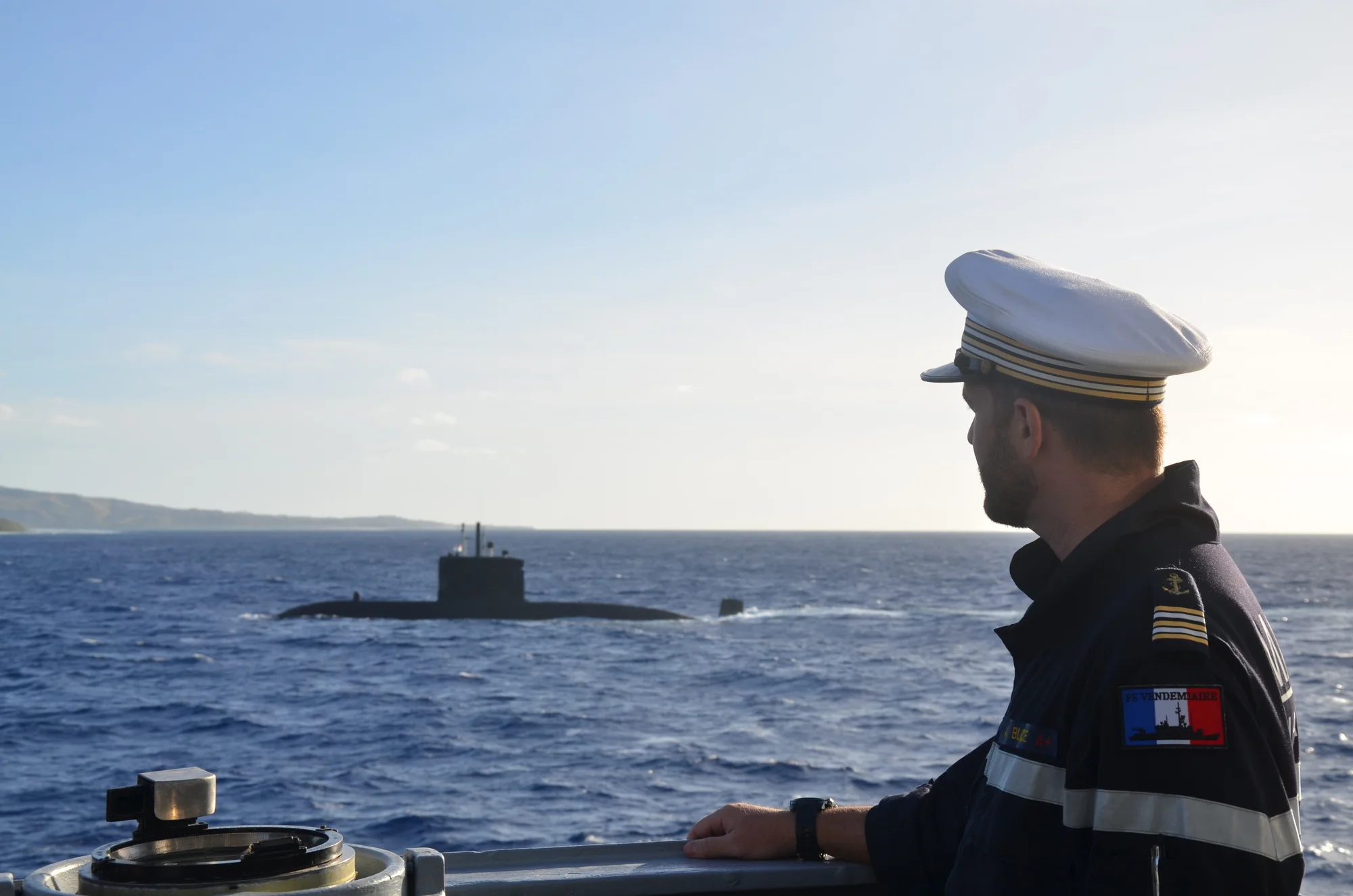 Le Vendémiaire et le sous-marin canadien Chicoutimi