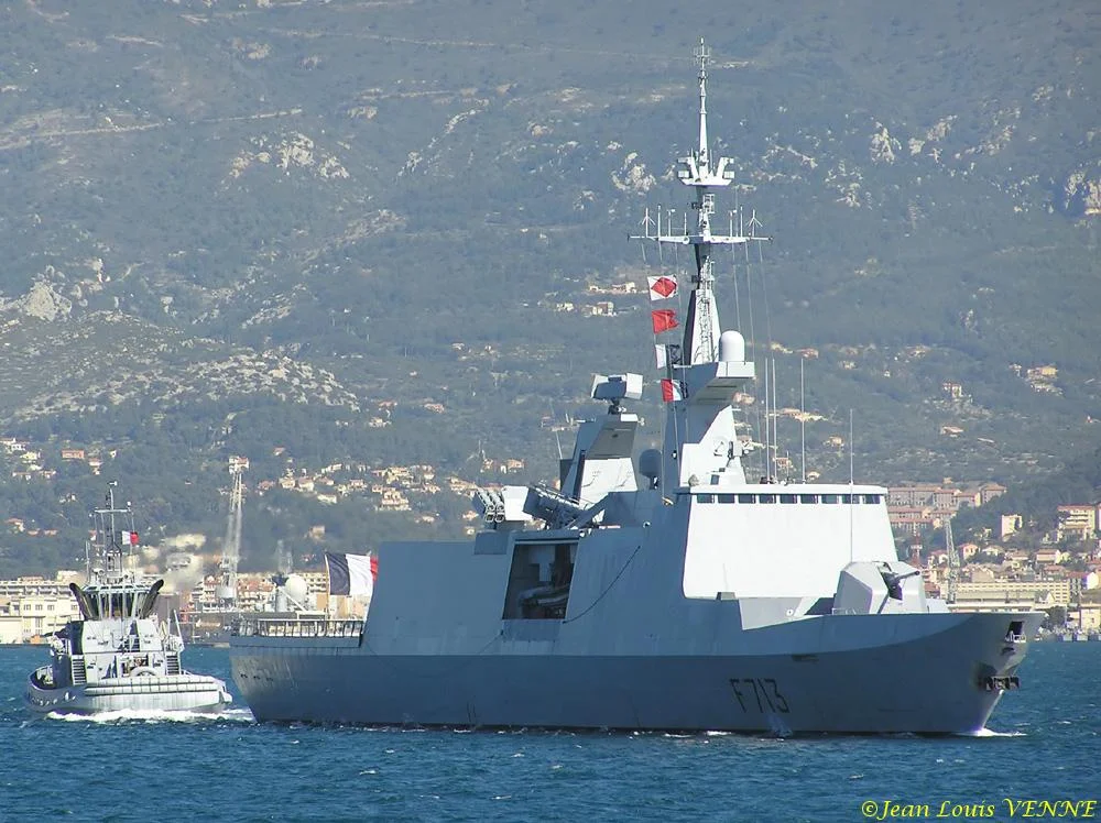 La frégate Aconit quitte Toulon