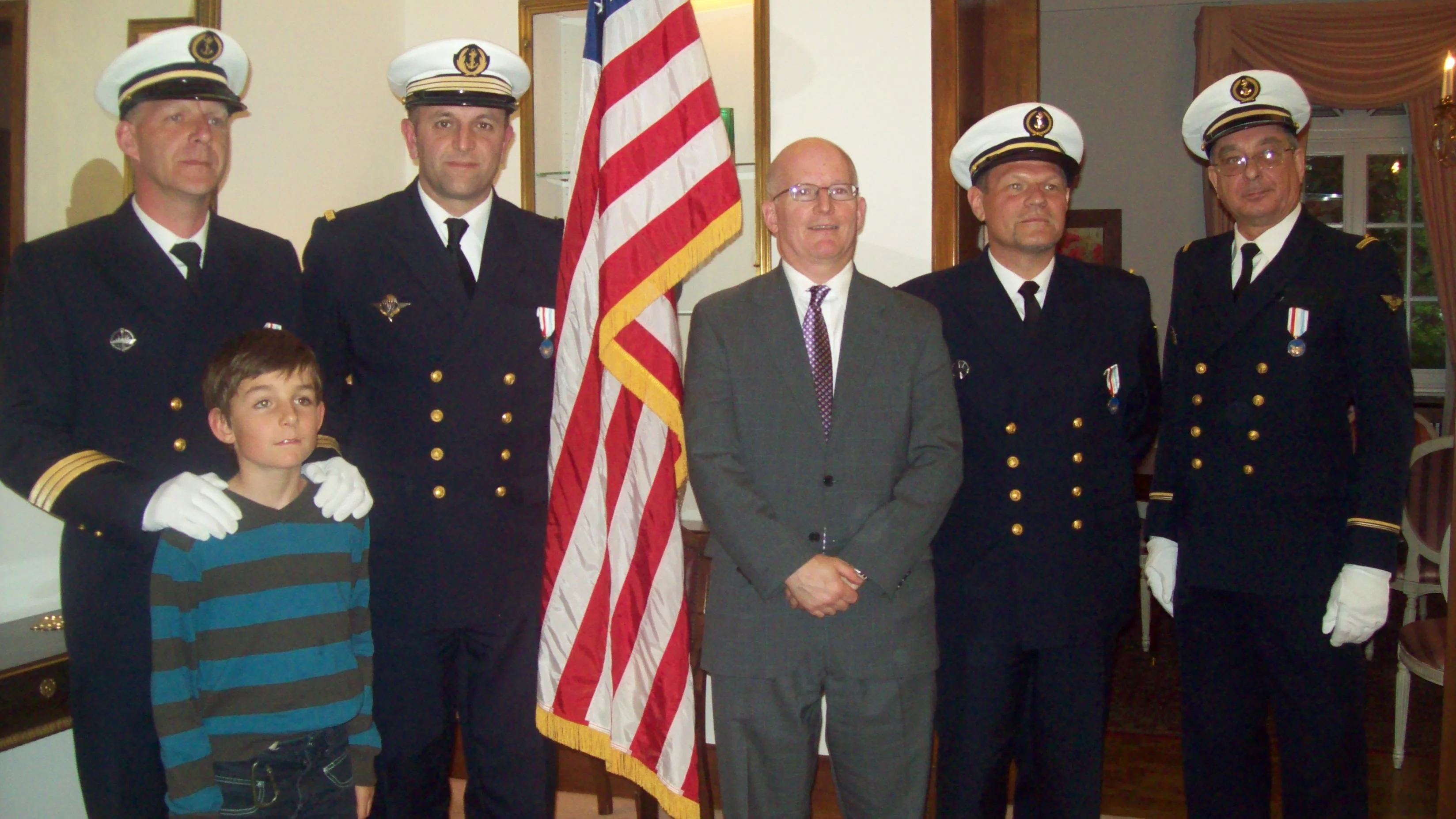 Le Consul Général des Etats Unis décore les quatre réservistes haut-rhinois