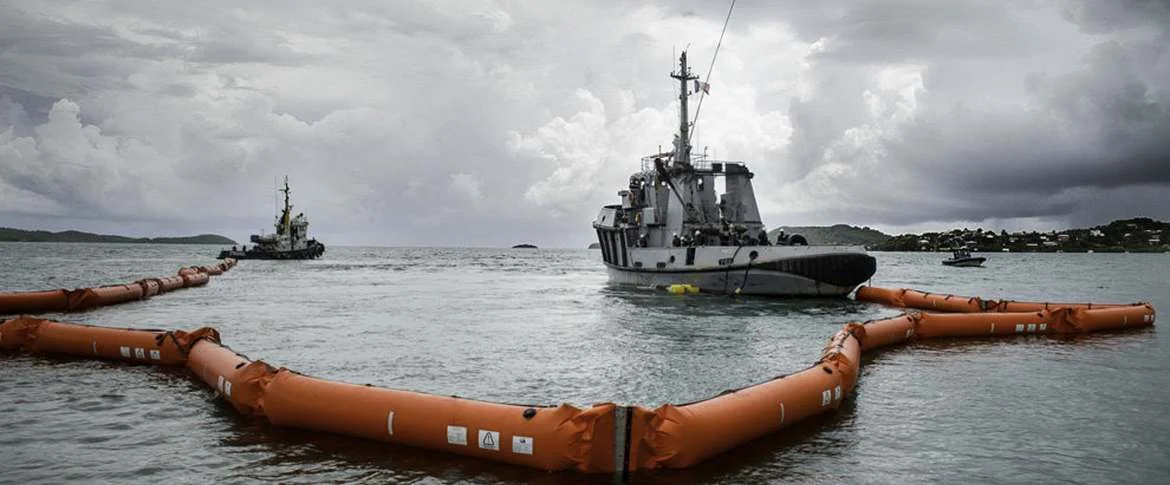 Exercice de lutte contre une pollution maritime aux Antilles