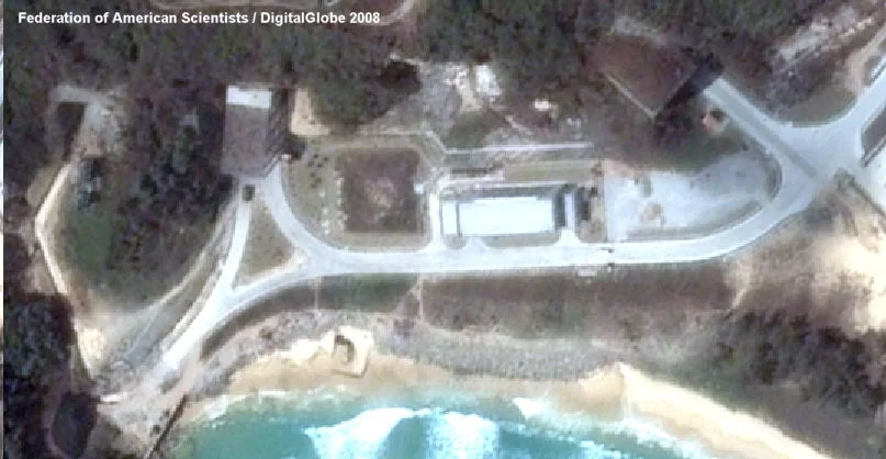 Les tunnels à la base navale de Yulin