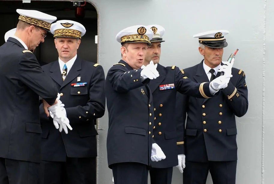 Les officiels attendent le président