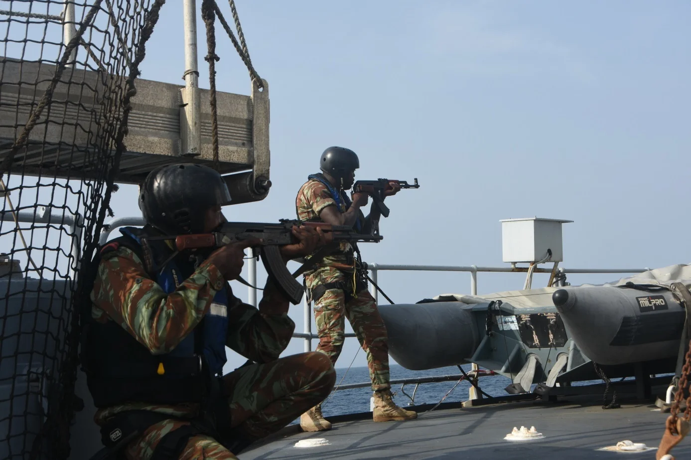 Entrainement à la fouille d'un navire en pêche illégale