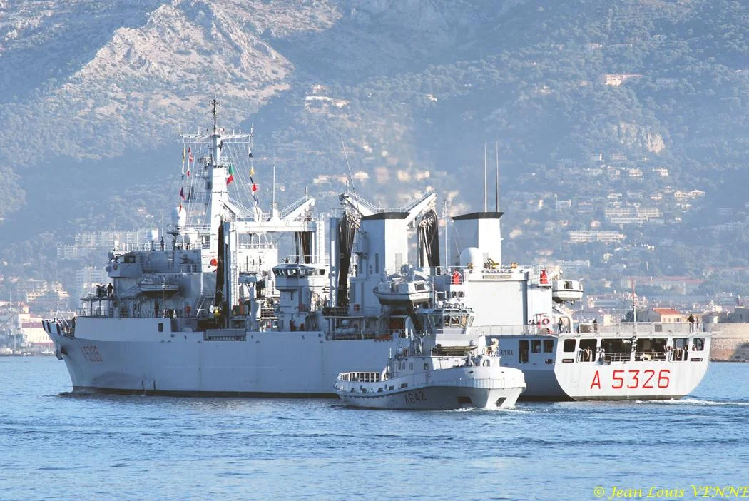 Pétrolier-ravitailleur italien Etna