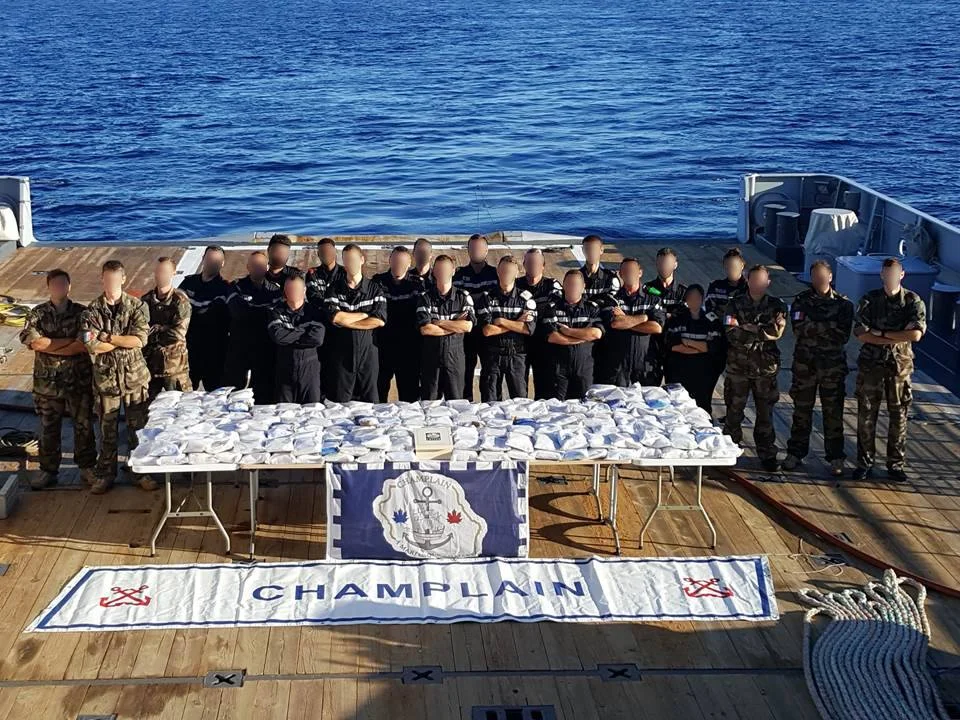 Le Champlain saisit 240 kg d’héroïne au large de la Tanzanie