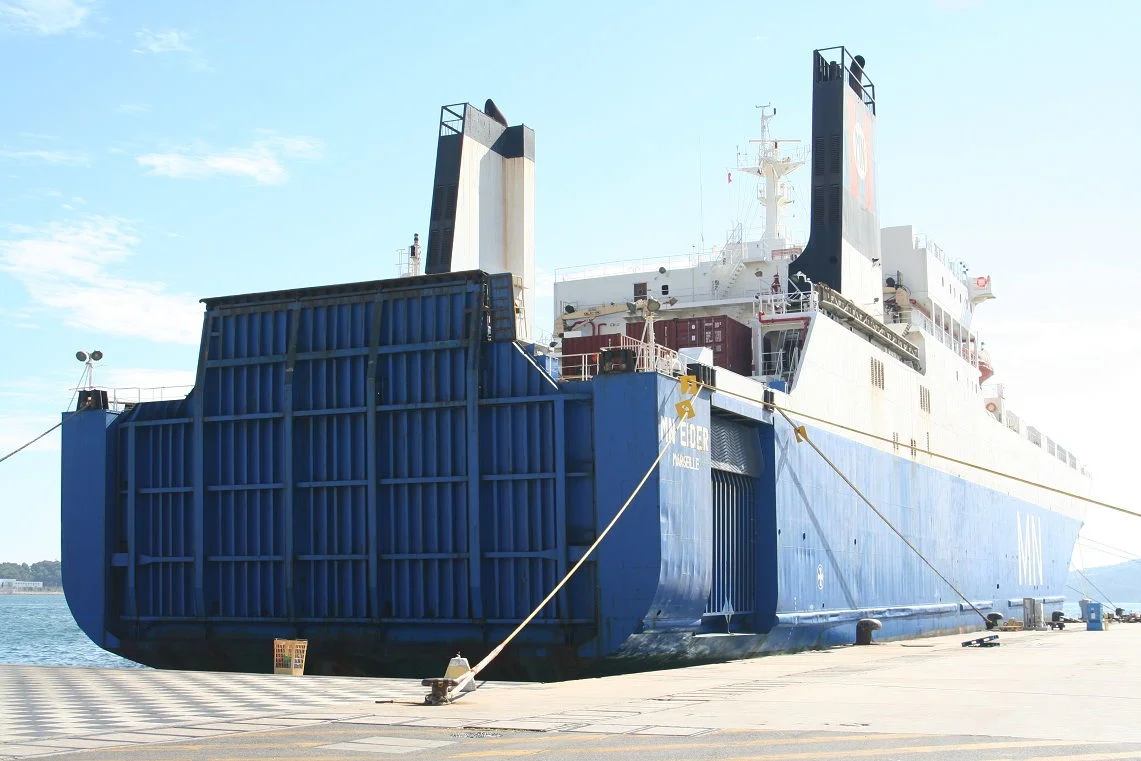 L'Eider, navire affrété par la marine nationale