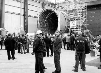 Présentation du premier anneau du premier S-80 destiné Ã  la marine espagnole