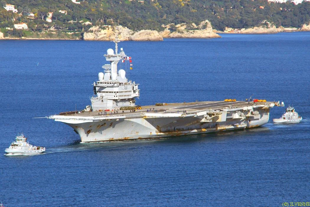 Le porte-avions Charles de Gaulle rentre de la mission Agapanthe