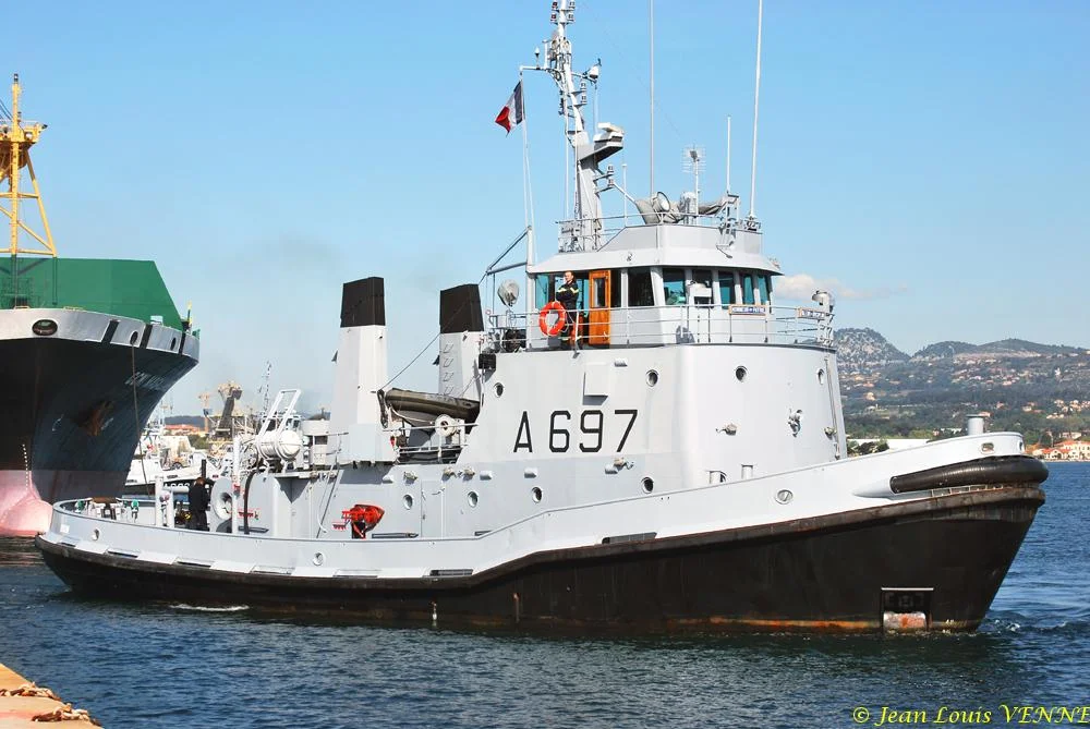 Le remorqueur côtier Bison