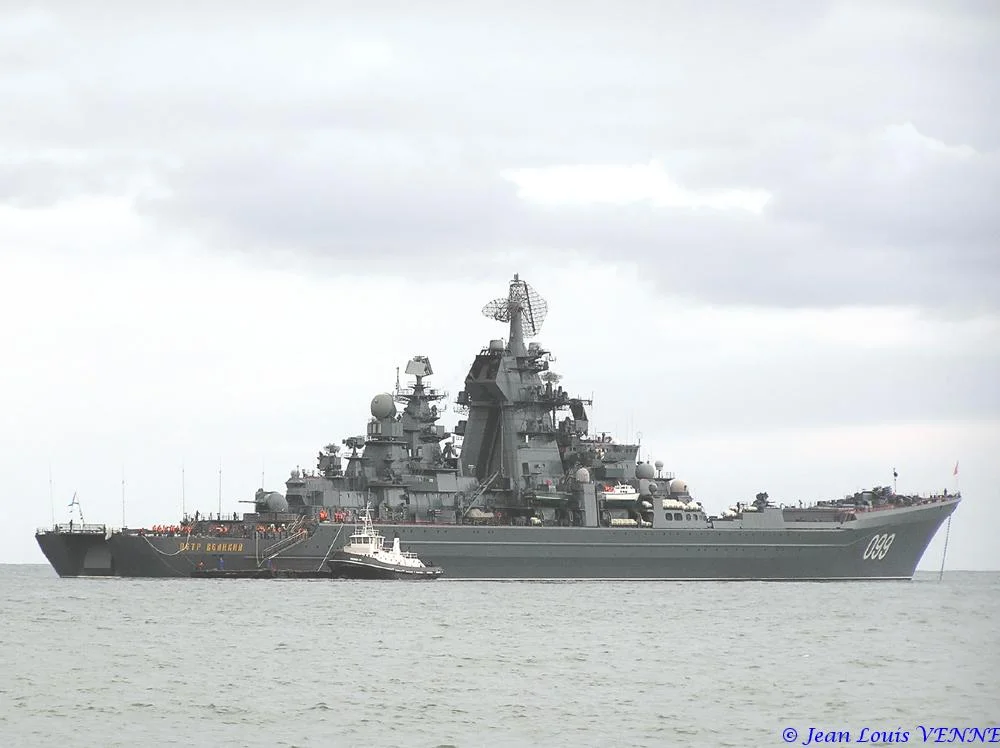 Le croiseur nucléaire russe Pierre le Grand à Toulon