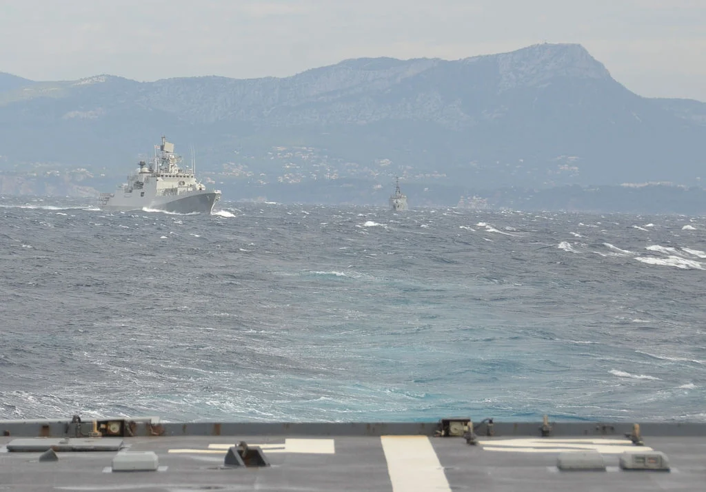 La frégate « Surcouf » en manœuvre avec la marine indienne