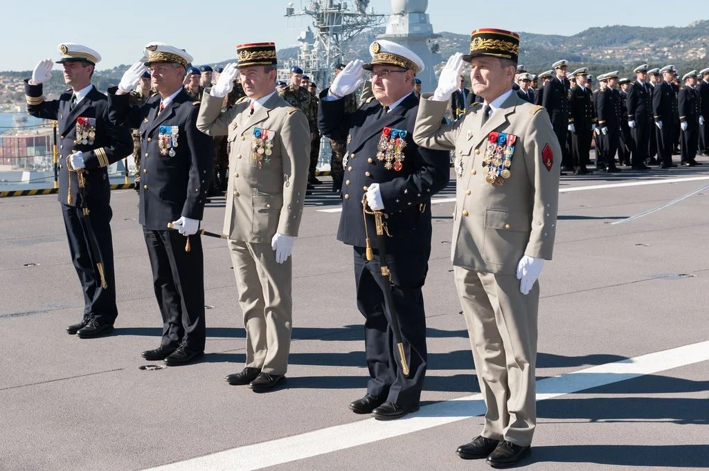 Les 4 chefs d'état-major et le commandant du Dixmude