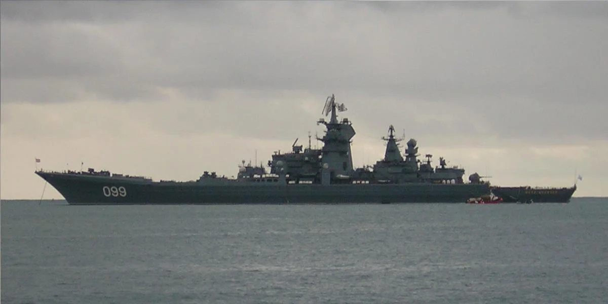 Le croiseur nucléaire russe Pierre le Grand à Toulon