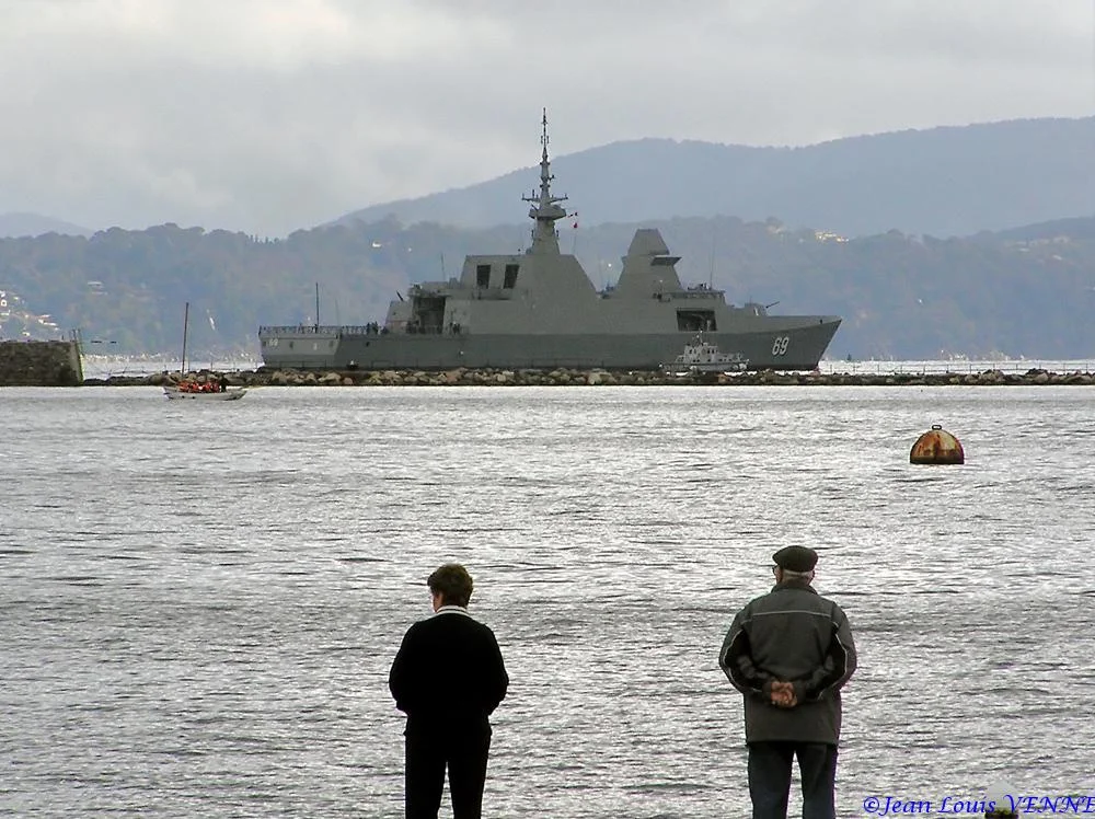 Appareillage de lâ€™Intrepid