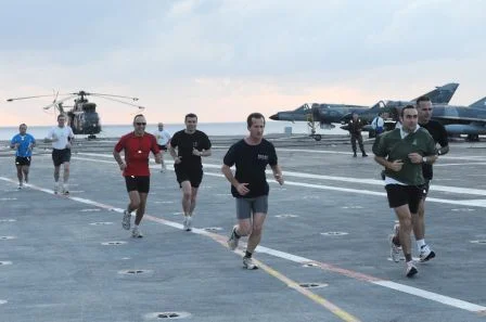 Faire du sport à bord du porte-avions