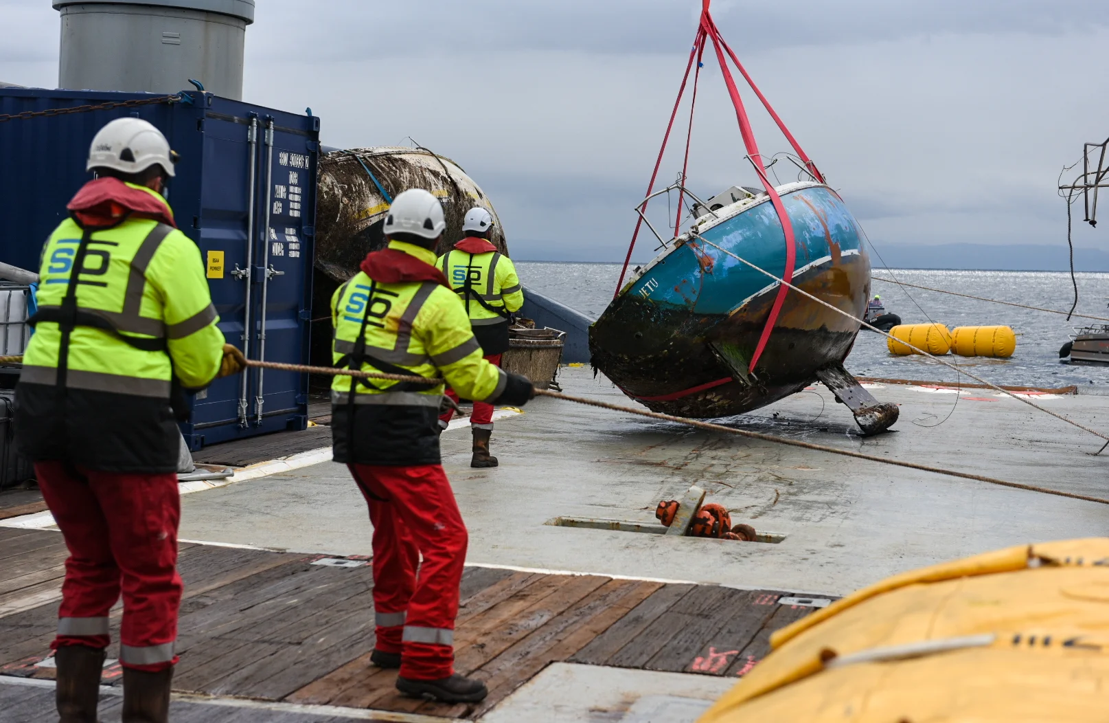 Relevage d'une épave sur les côtes corses