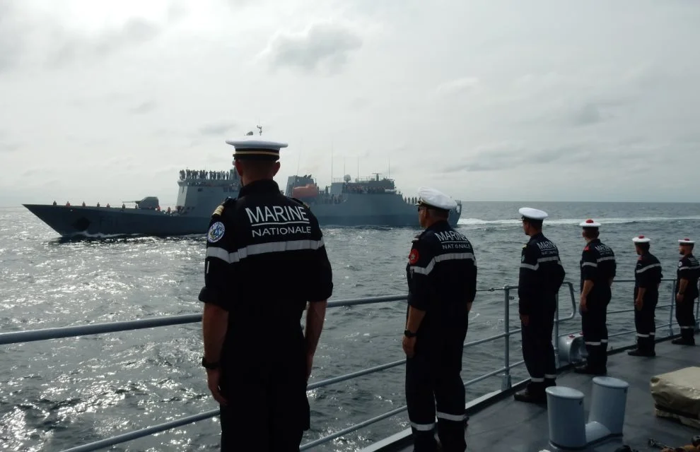 L'équipage aux postes de bande