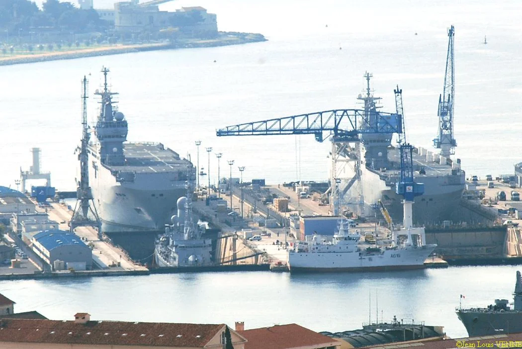 Les BPC Mistral et Tonnerre aux bassins Vauban