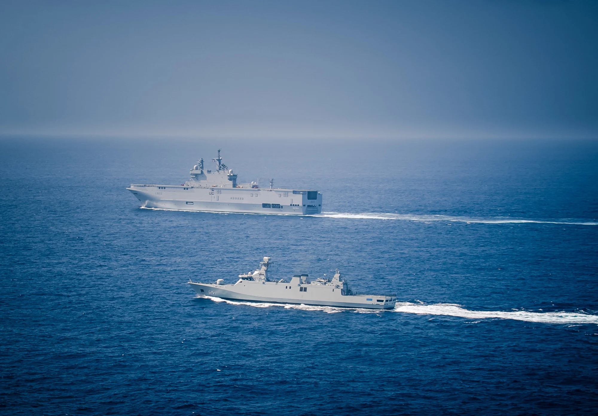 Le Mistral et la frégate marocaine Allal Ben Abdallah