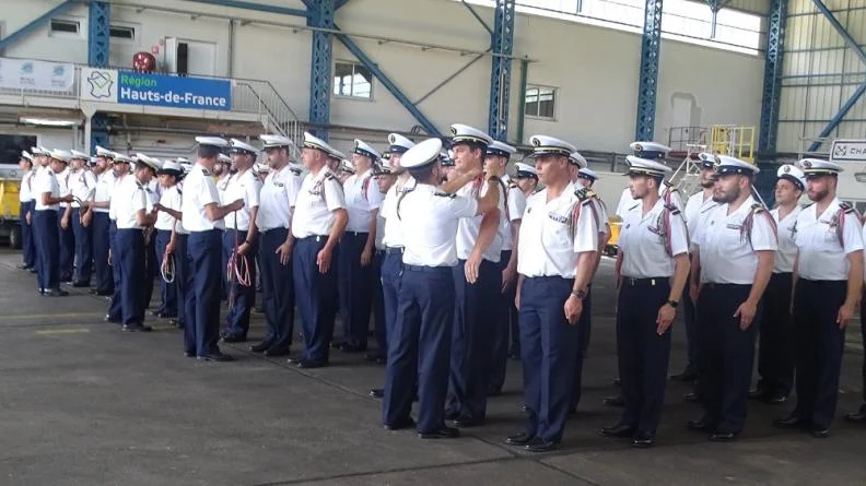 Remise de fourragères à la Flottille 4F