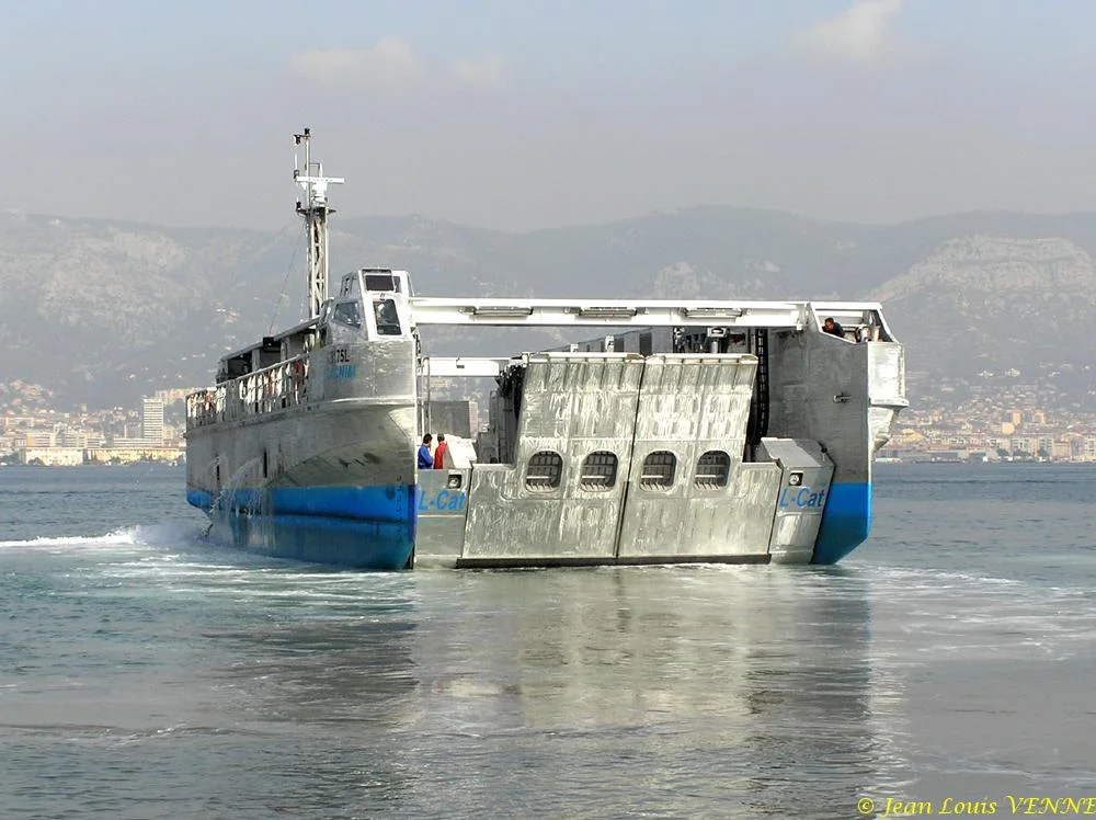 Le nouveau catamaran de débarquement de la CNIM