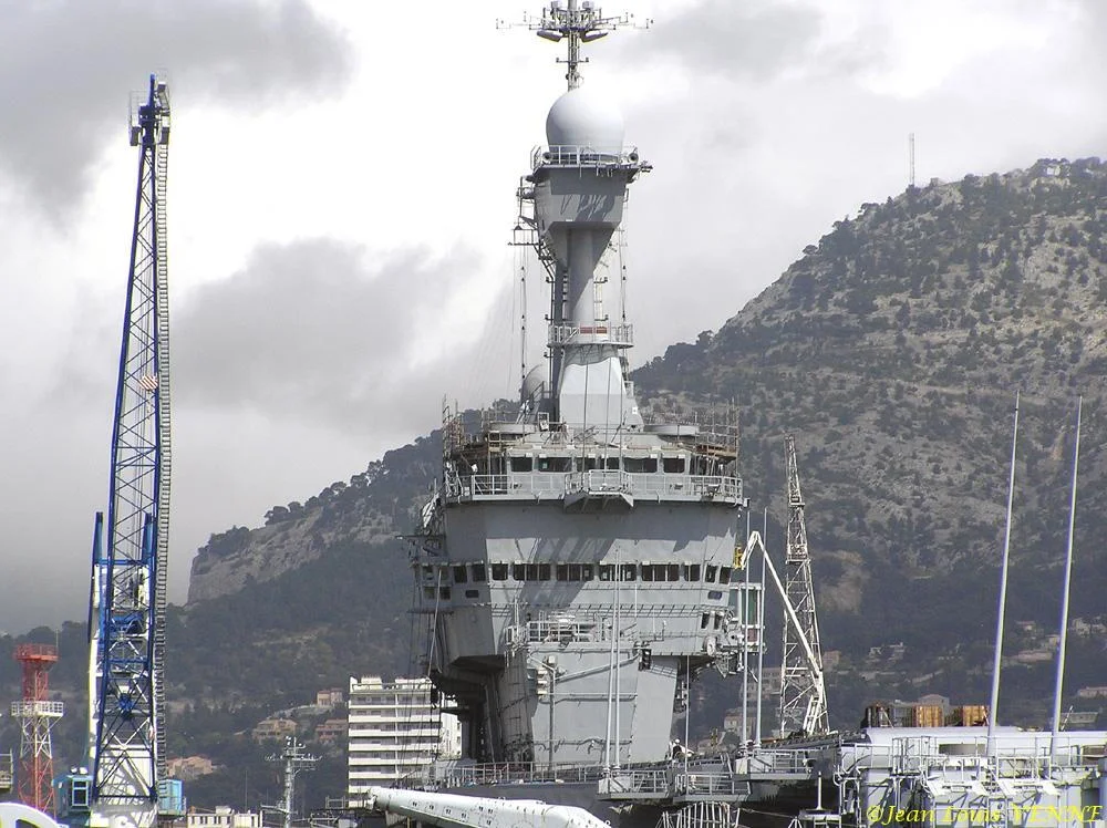 Peinture de lâ€™Ã®lot/passerelle du Charles de Gaulle