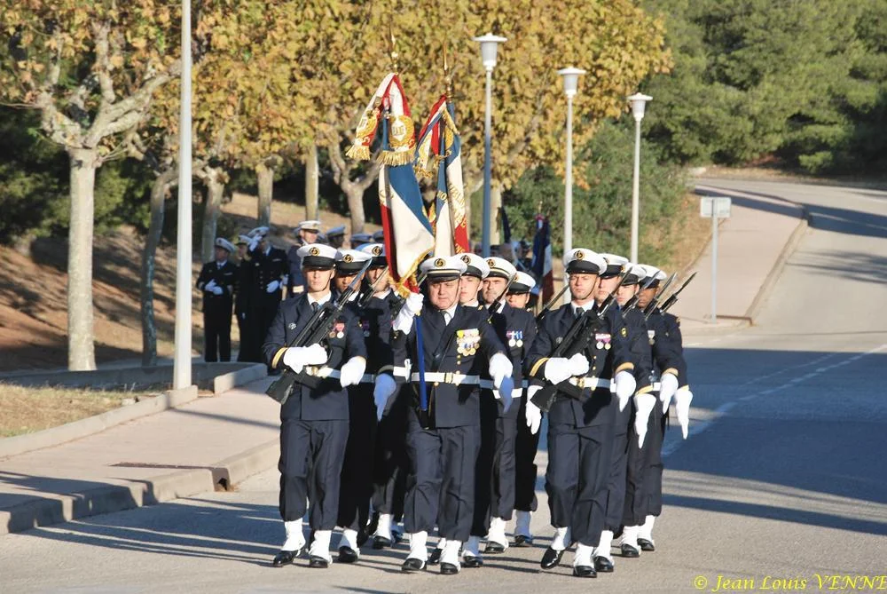 Présentation aux drapeaux du CIN Saint-Mandrier