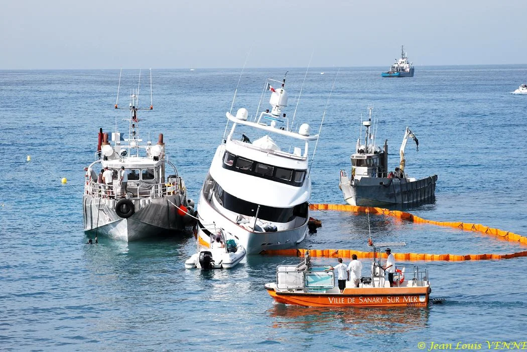 Une enbarcation de la ville de Sanary