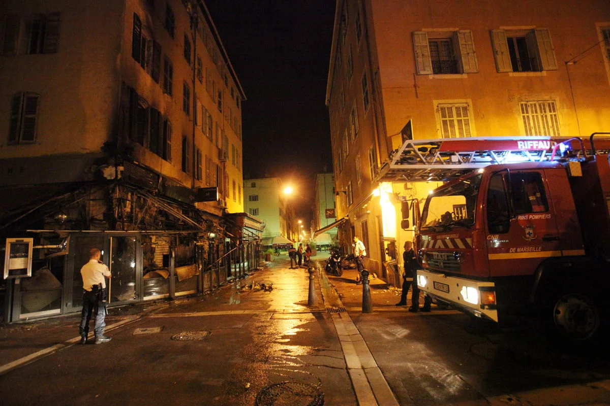 Intervention du bataillon de marins-pompiers de Marseille sur un feu de restaurant