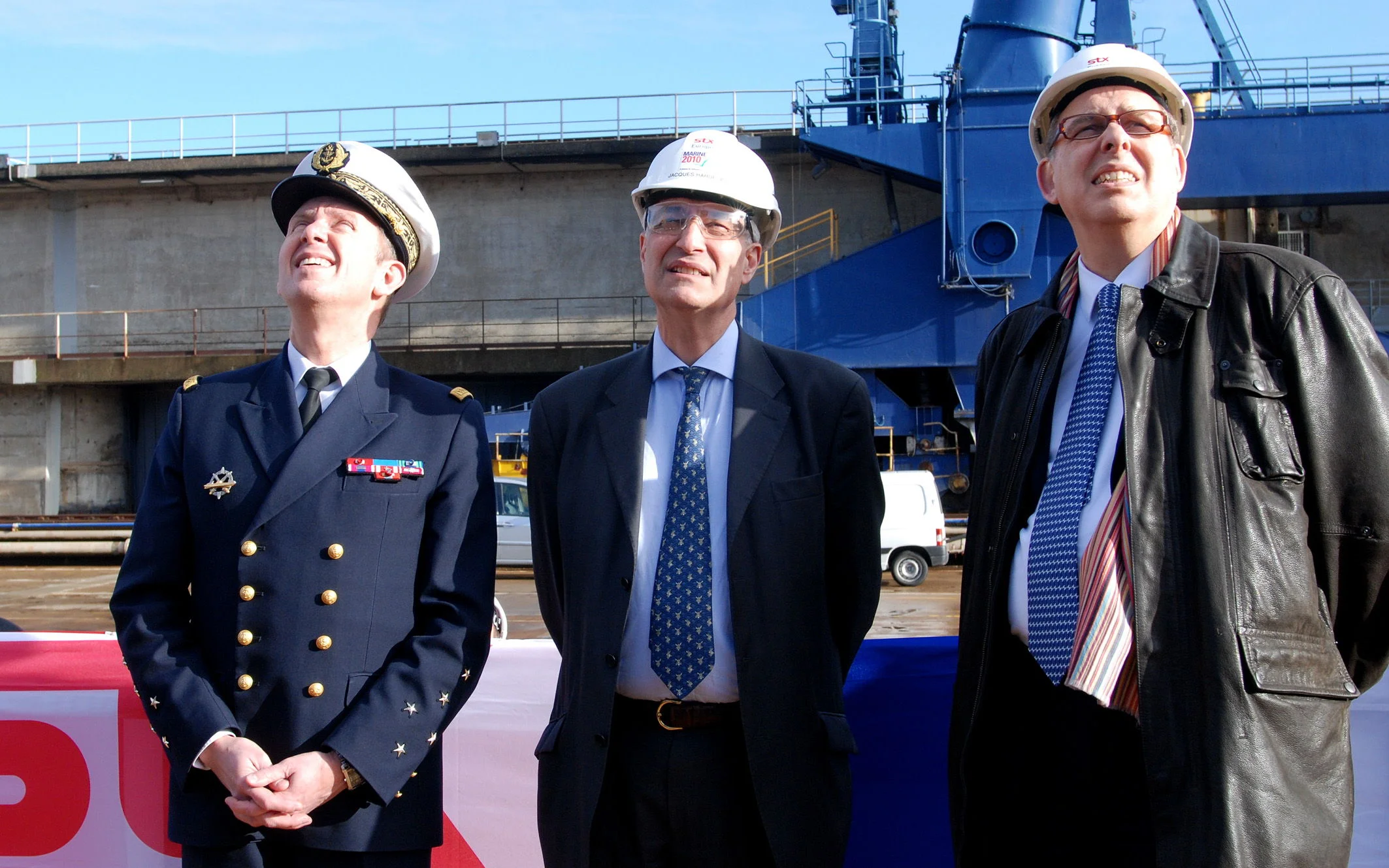 Le chef d'état-major de la marine, et les représentants de DCNS et STX France