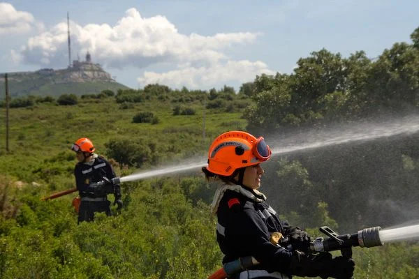 2 lances en action sur les pentes du massif de l'Etoile