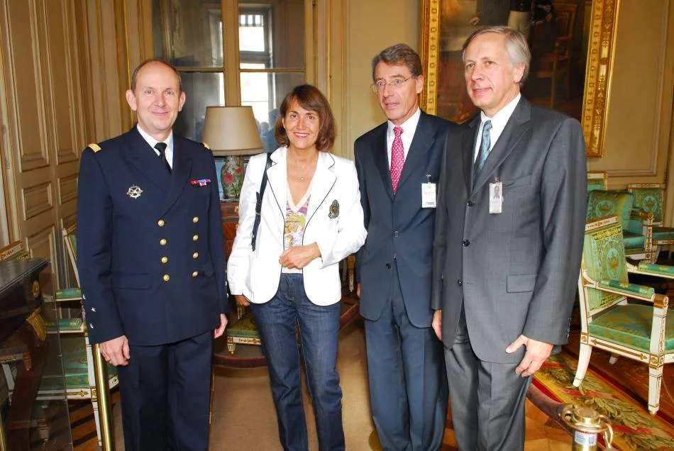 Le VAE Forissier, Major Général de la Marine ; Madame Albanel, Ministre de la culture et de la commuication ; Monsieur Fabié, PDG de Bouygues Bâtiment ÃŽle de France et Monsieur Poncelet, Architecte en chef des monuments historiques