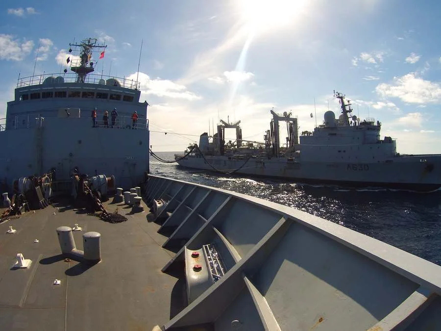 Ravitaillement à la mer entre deux BCR