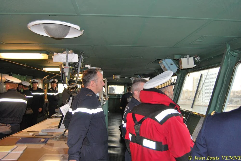 A la passerelle du Jules Verne