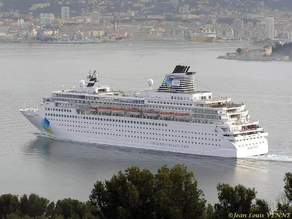 Arrivée du paquebot Island Star à Toulon