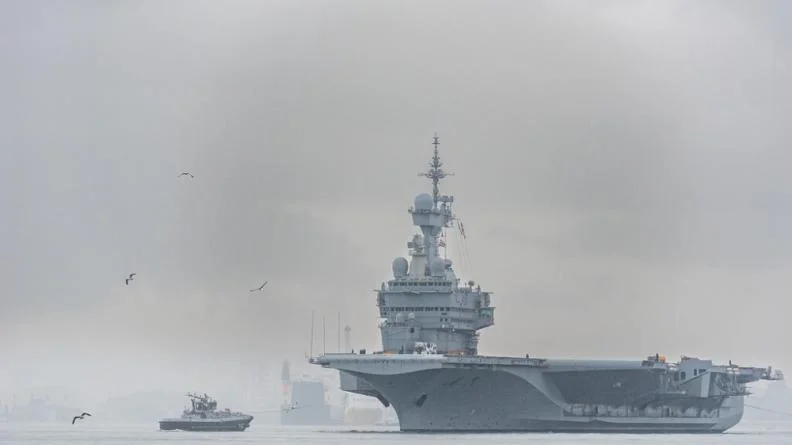 Le porte-avions Charles de Gaulle