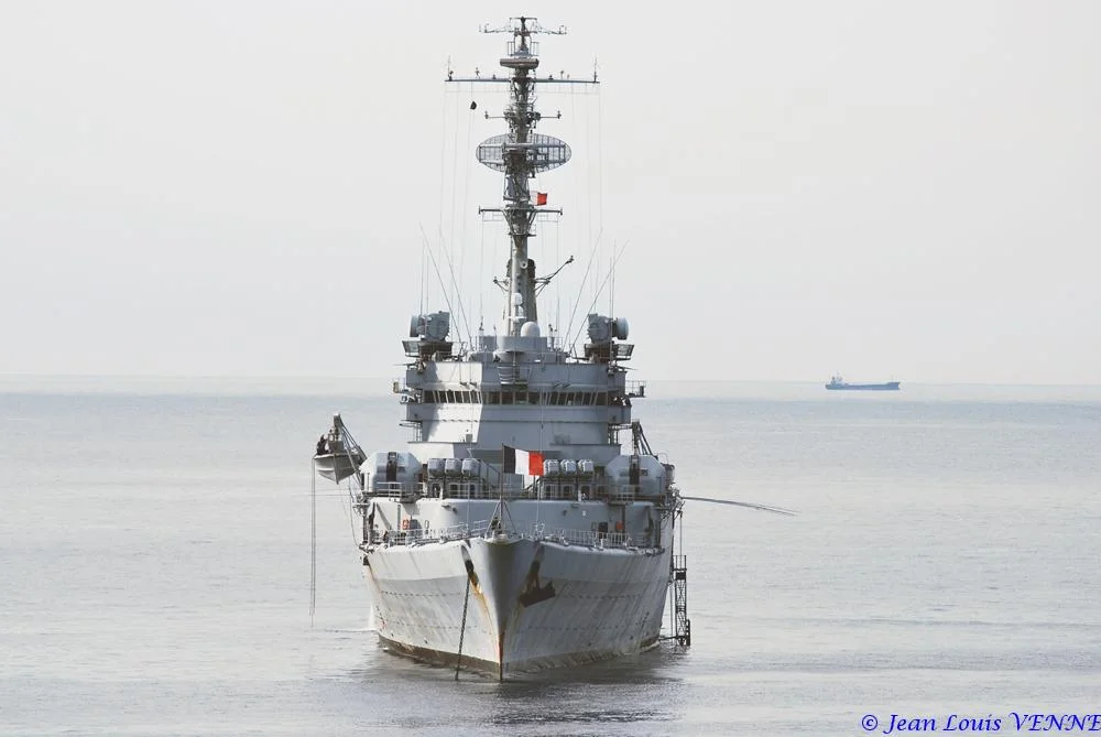 La Jeanne d’Arc au mouillage devant Toulon