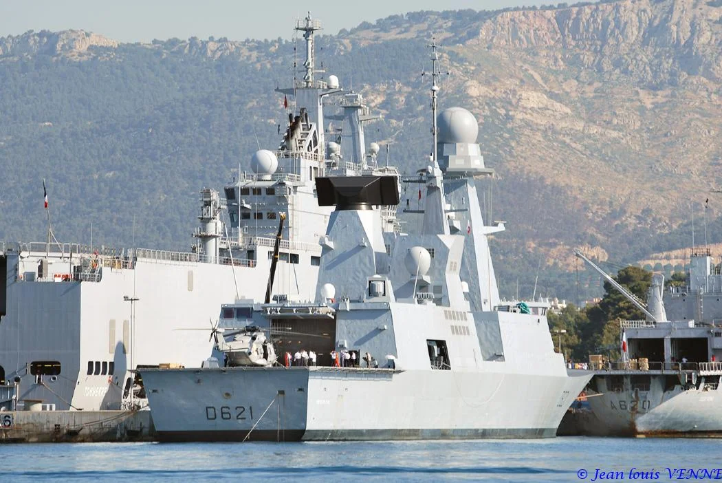 Appontage d’un NH90 sur le Chevalier-Paul