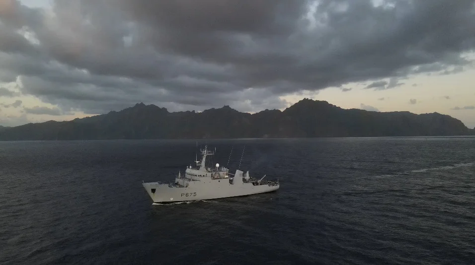 Le patrouilleur Arago dans les îles Marquises