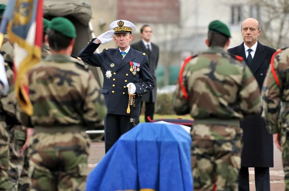 Hommage de la nation au maître Jonathan Lefort