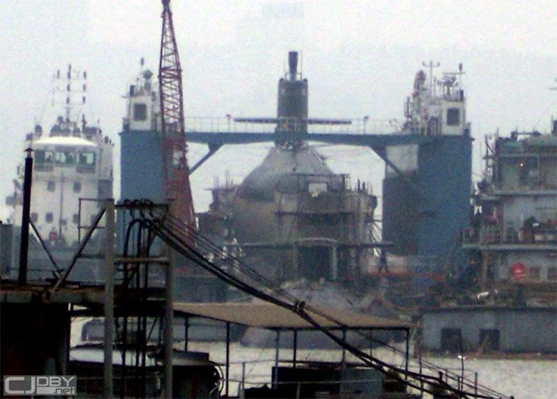 Un nouveau type de sous-marin Chinois ?