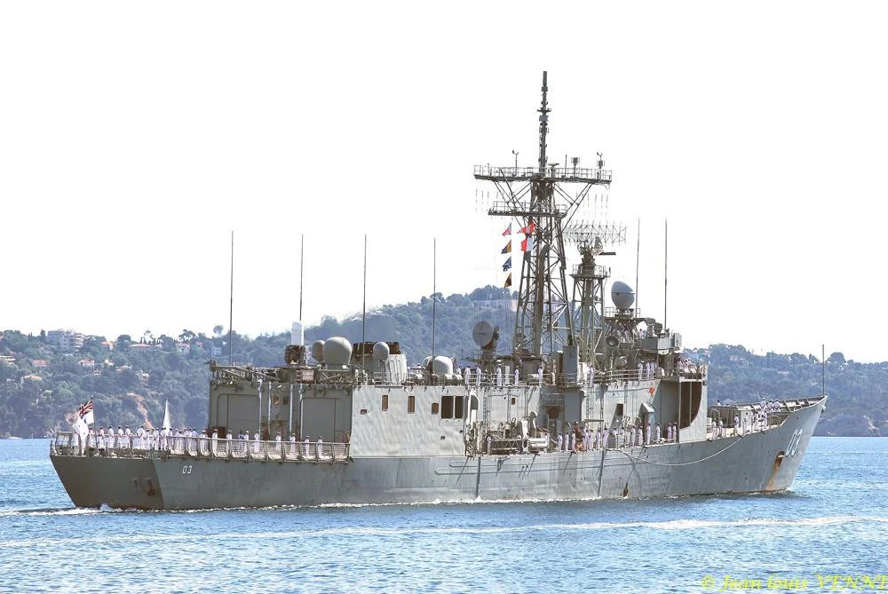 La frégate australienne HMAS Sydney quitte Toulon