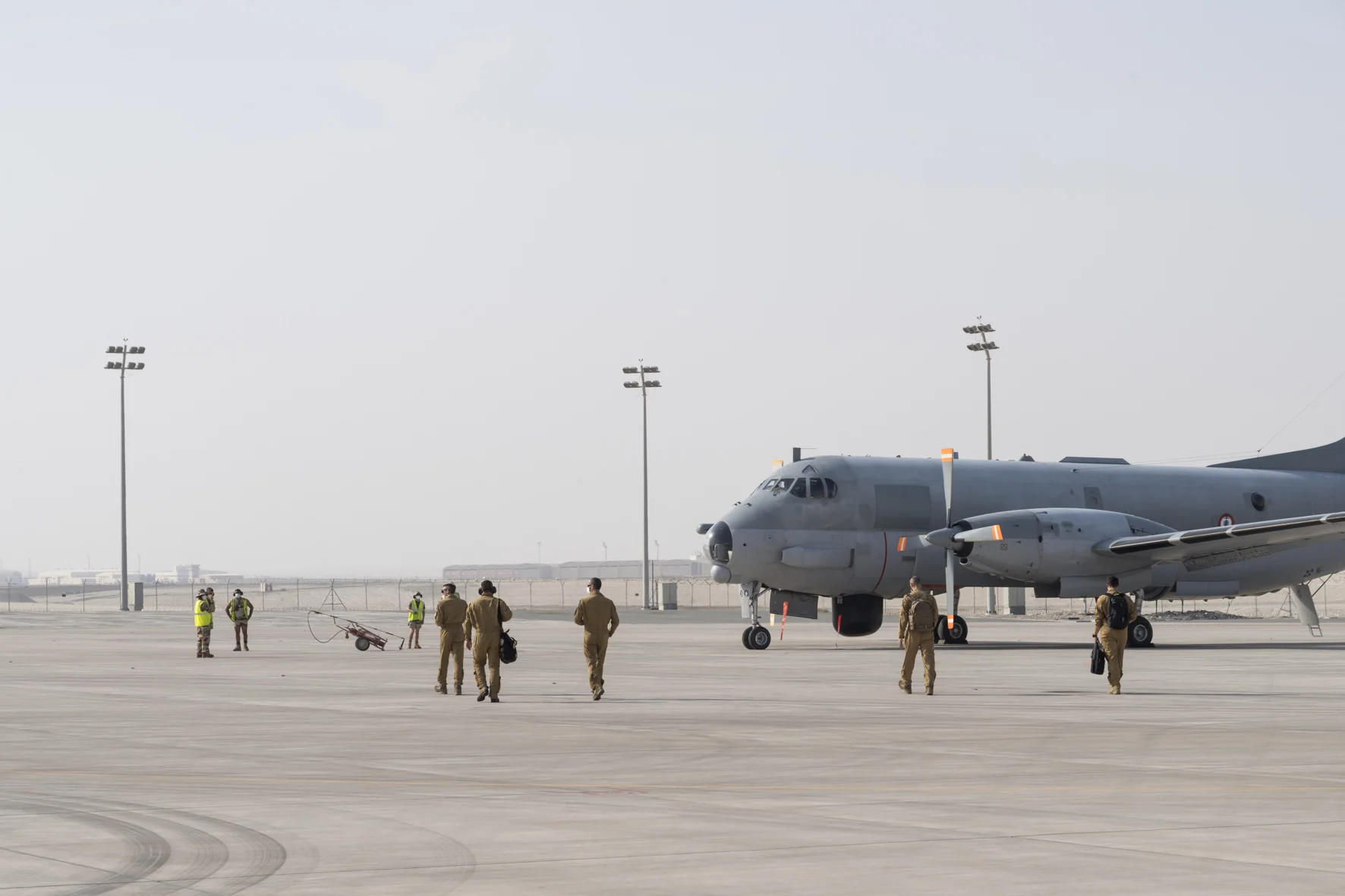 Un avion de patrouille maritime Atlantique 2 (ATL2) de la flottille 23F sur la base aérienne des Forces françaises stationnées aux Émirats Arabes Unis