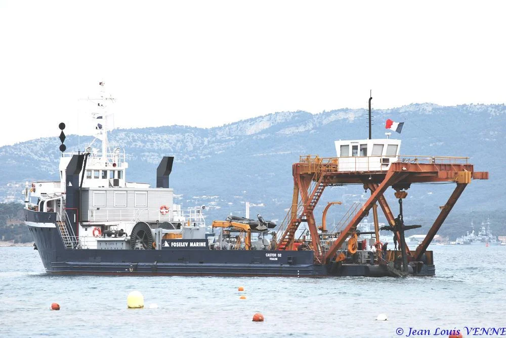 Le Castor 02 relève les ancres et les chaînes de la Rance et du Cdt Rivière