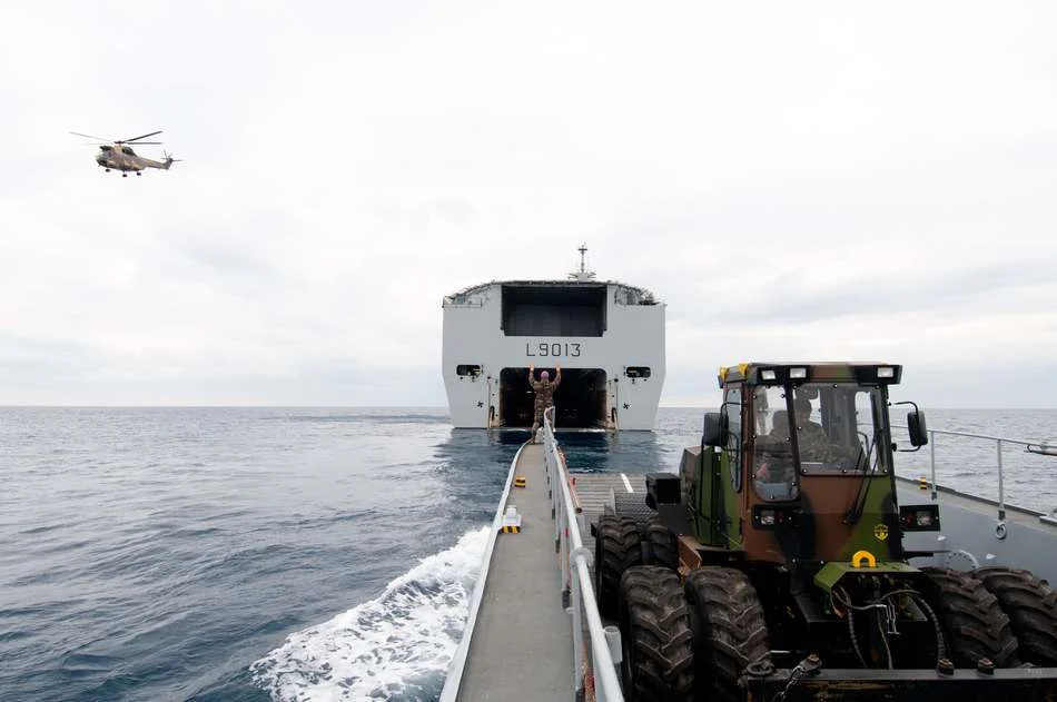 Mission Jeanne d’Arc 2011 : manœuvres amphibies interarmées